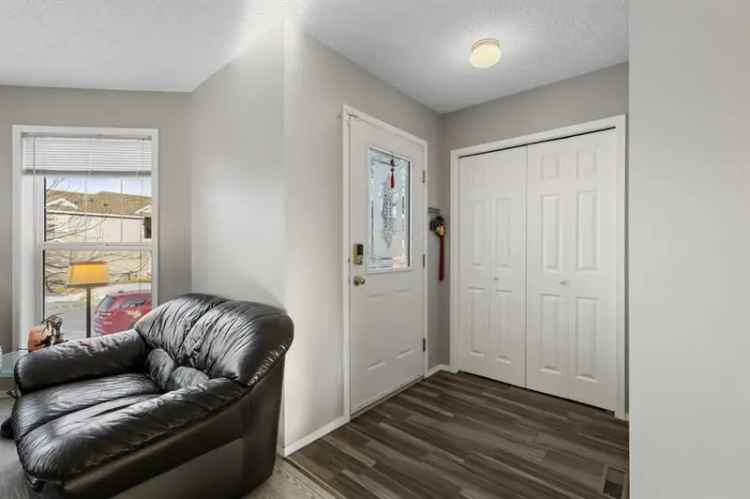 House For Sale in Calgary, Alberta