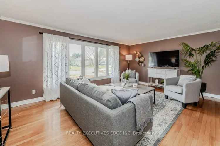 House For Sale in Kitchener, Ontario