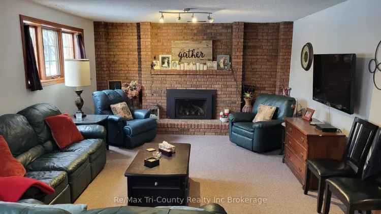 6 Bedroom Raised Ranch in Mount Brydges - Family Home