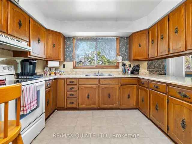 4 Bed 3 Bath Waterfront Raised Bungalow Trent River