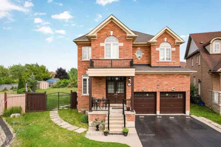 5 Bed 5 Bath Home in North Brampton