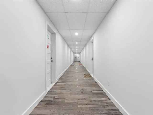 16-Unit Residential Building for Sale in Huntingdon