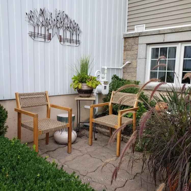 Bungalow Townhome near Loyalist Golf Club