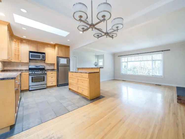Ocean Park Family Home Large Lot Second Kitchen