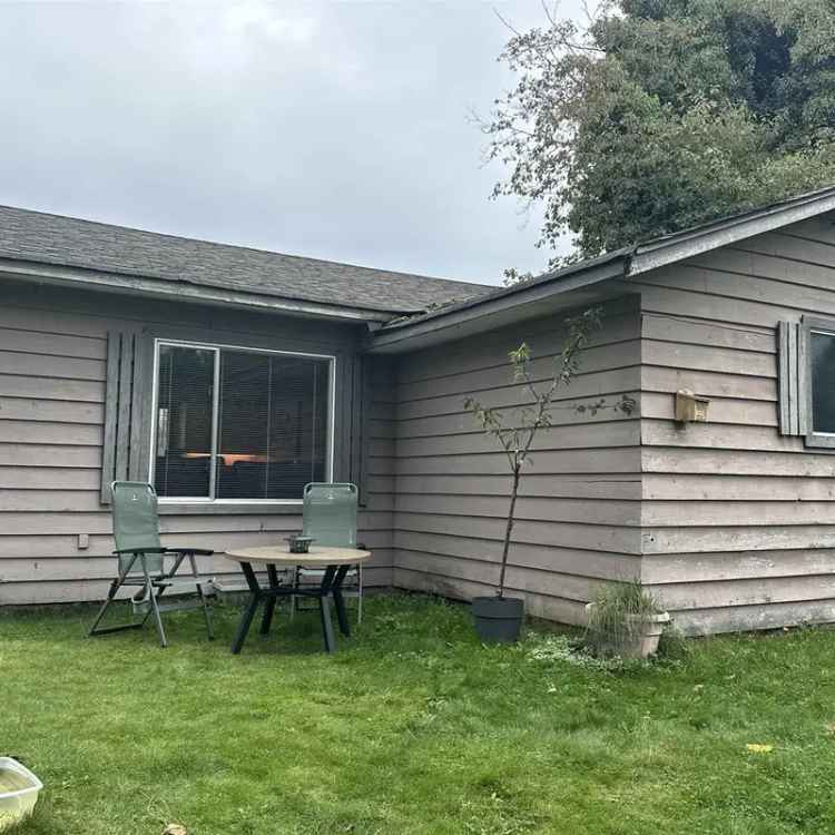 Secluded 2-Bedroom Rancher near Wix-Brown Elementary