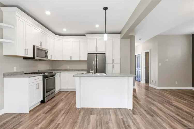Family-Oriented West Coast Home 3 Bed 3 Bath