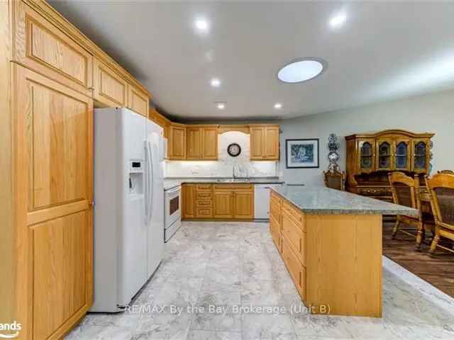 Townhouse For Sale in Wasaga Beach, Ontario