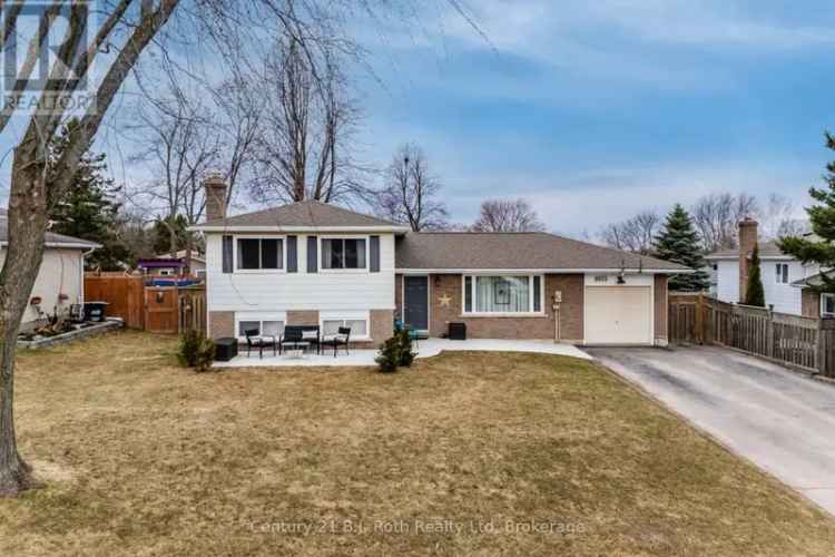Spacious 4-Level Family Home with Hot Tub and 6-Car Parking