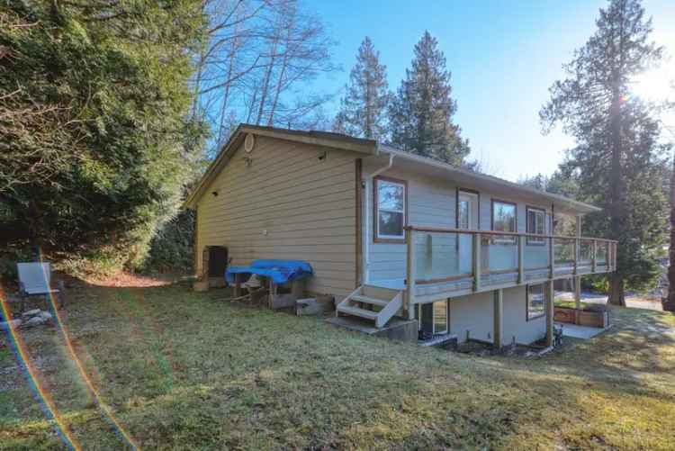 A $739,000.00 House/Single Family with 3 bedrooms in Pender Harbour Egmont, Sunshine Coast