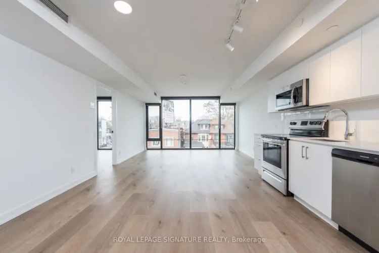 Rent 2 Bedroom Apartment in Toronto with Rooftop Terrace and Gym