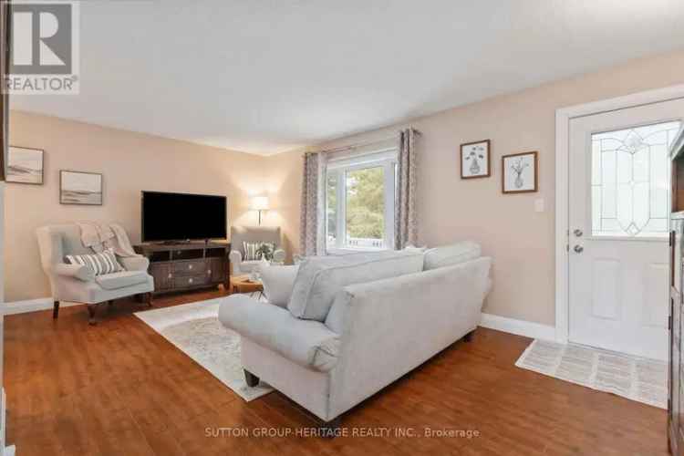 Charming Country Retreat on 2.88 Acres 3 Bedroom Bungalow