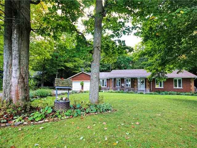 Sauble Beach Bungalow: 3-Bedroom, 3-Bath Family Retreat