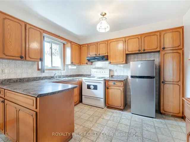 House For Sale in Toronto, Ontario