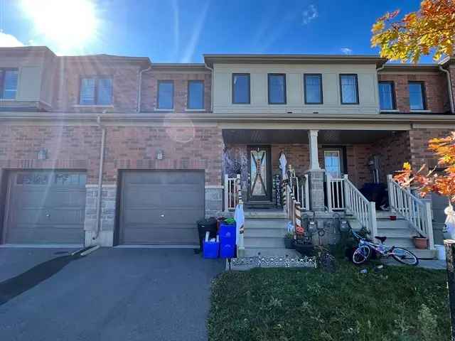 Townhouse For Sale in Thunder Bay, Ontario