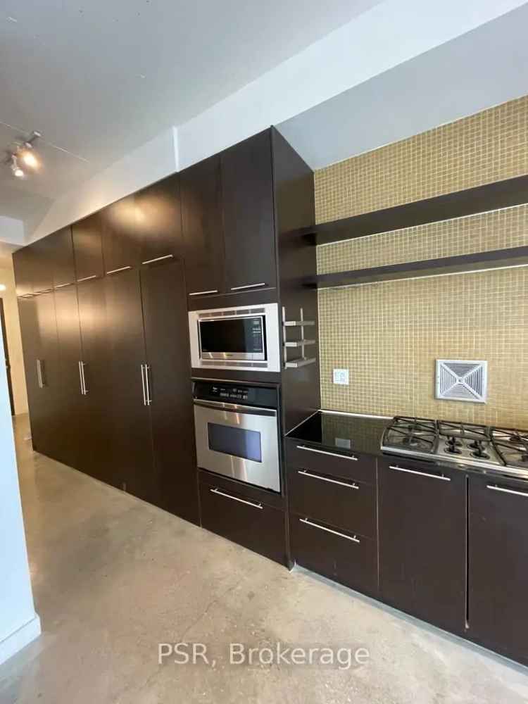 King West Modern Loft 700 sq ft 1 Bedroom