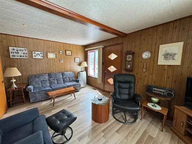 Bungalow for Sale 2 Beds Detached Garage Lake Access