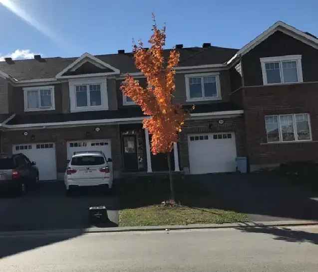 Kanata townhouse 3Bed/3Bath