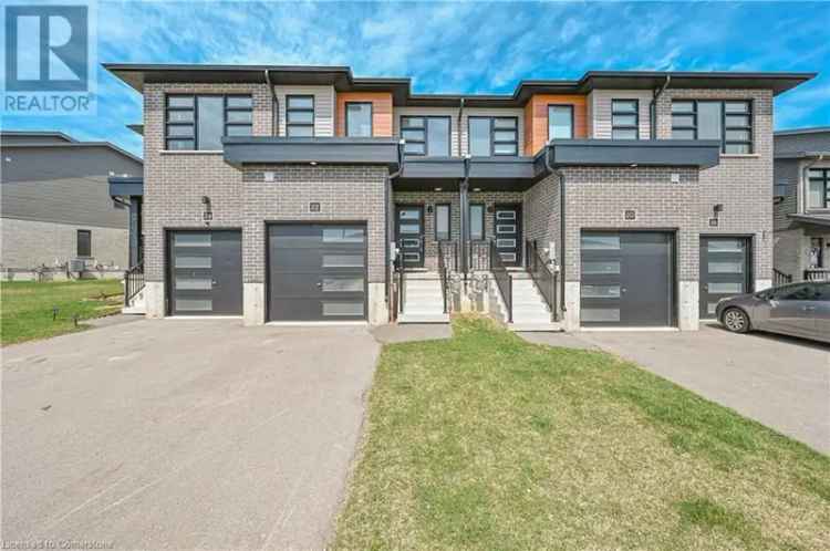 Freehold Modern Townhouse 3 Beds No Condo Fees