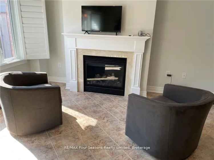 Three Month Summer Rental Condo in Collingwood with Modern Features