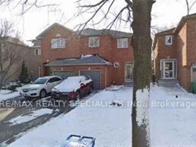 4 Bedroom House Near Airport and Square One Mall