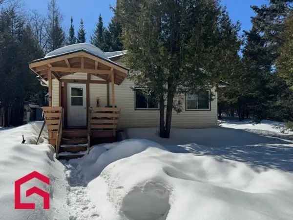 Lake Hughes Cottage 2 Bedroom Bungalow For Sale