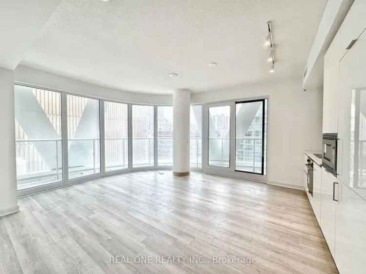 Rent 3 Bedroom Condo in Downtown Toronto with Stunning City Views