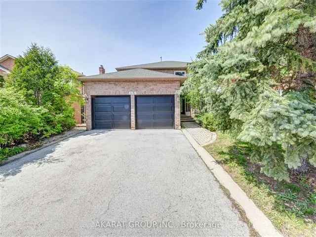 4 2 Bedroom Detached Home in Iroquois Ridge Near Top Schools