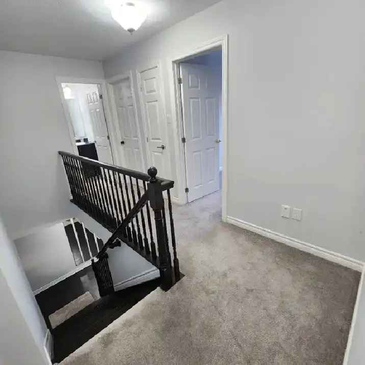 $1100 - Stittsville - Master Room for Rent