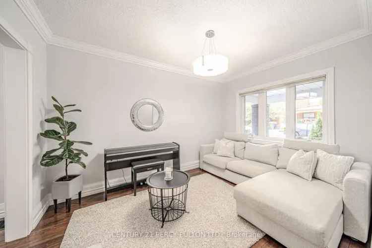 House For Sale in Toronto, Ontario