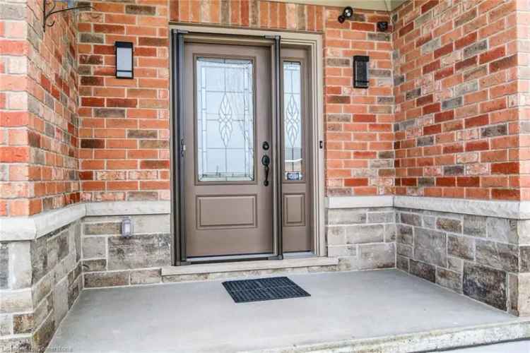 Semi-Detached Bungalow in Clifford - 3 Beds, 3 Baths