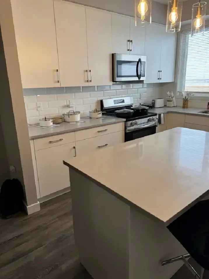 Rent Rooms in Townhouse in Edmonton with Utilities Included