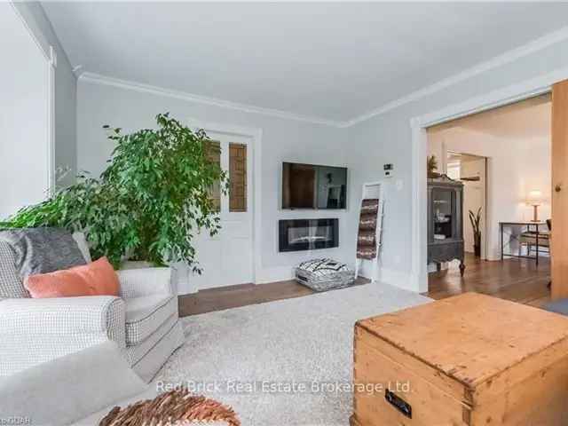 House For Sale in Centre Wellington, Ontario