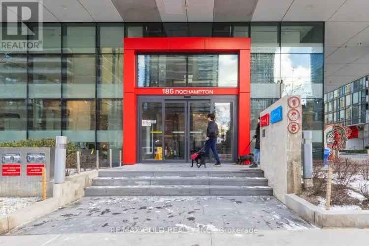 Bright 1+Den Suite near Eglinton Subway with Stunning Views and Amenities