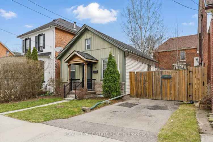 Charming Home near Escarpment Trails and Downtown