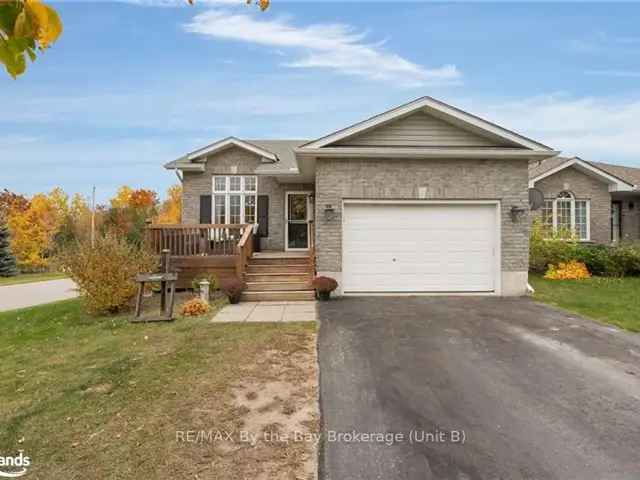 Family Home in Victoria Harbour with Finished Basement and Large Lot