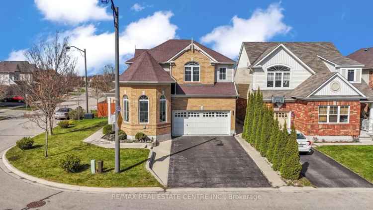 Luxury 4-Bedroom Home near Parks and Trails