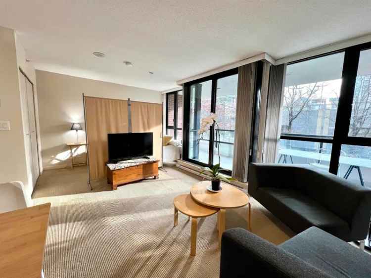 Yaletown Studio Condo with Large Balcony and Den