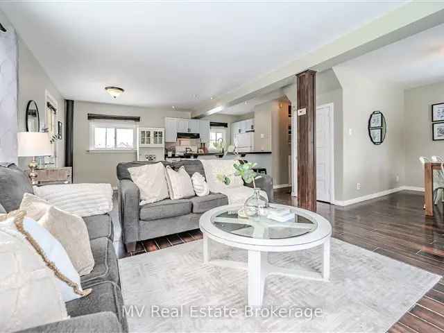 Adorable 1.5-Storey Home Near Park - 1550 sq ft