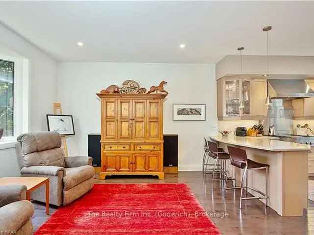 House For Sale in Toronto, Ontario