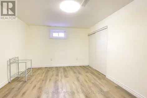 2 rooms apartment of 166 m² in Toronto