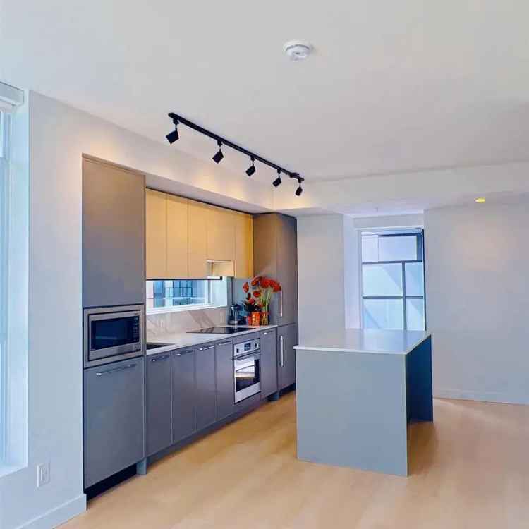 Southeast Facing 2-Bed 2-Bath Apartment for Rent
