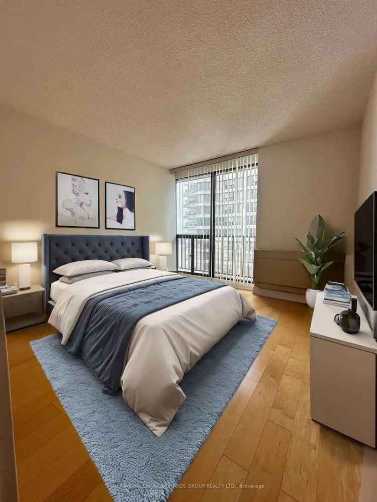 House For Rent in 33, Harbour Square, Toronto, Ontario