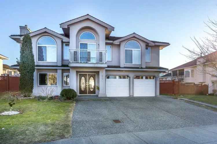 House For Sale in Abbotsford, British Columbia