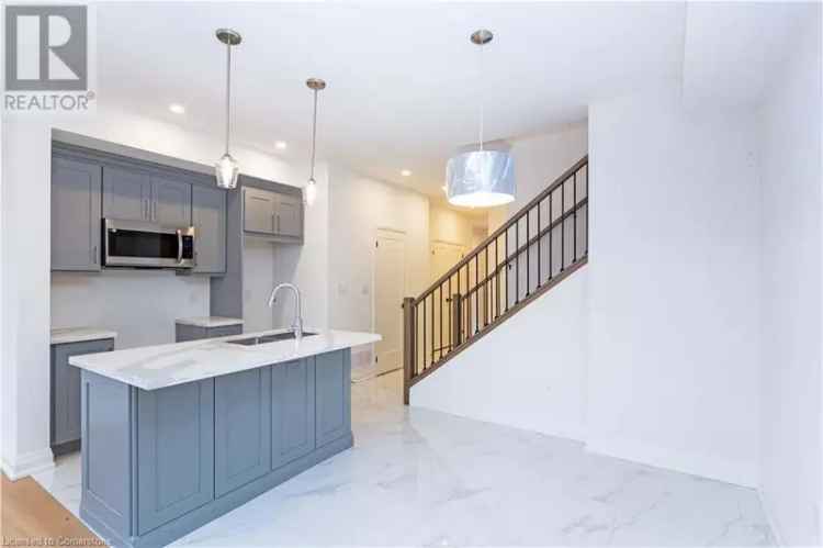 Stunning New Semi-Detached Home 1424 sq ft Family Friendly