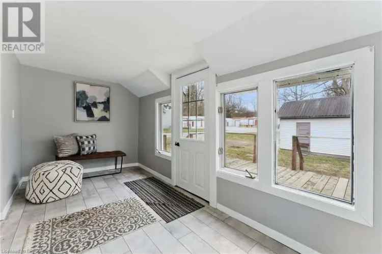1-Bedroom Home in Tillsonburg - Private Backyard and Conservation Land