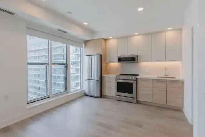 1 Bedroom Suite Yonge Eglinton  Free Rent WiFi