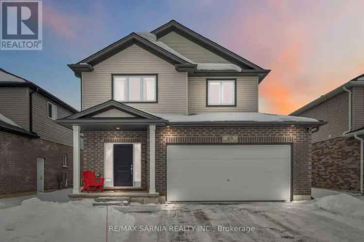 4 Bedroom 2.5 Bath Home in Thamesford Modern Amenities