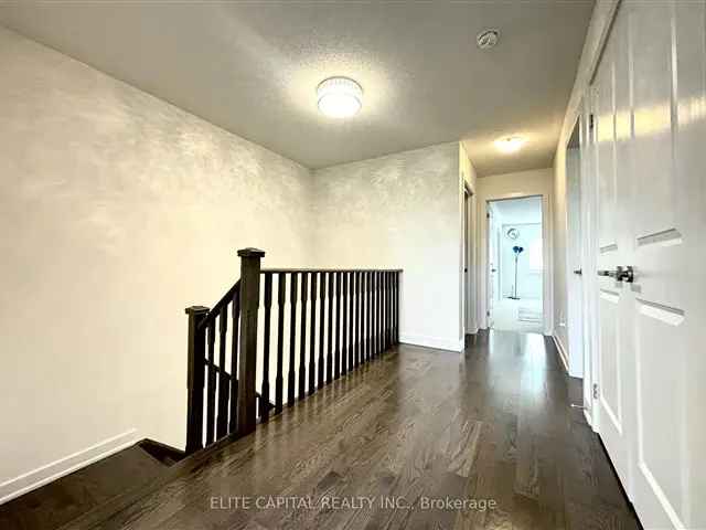 Luxury Townhouse in Oak Ridges Richmond Hill Modern Family Home