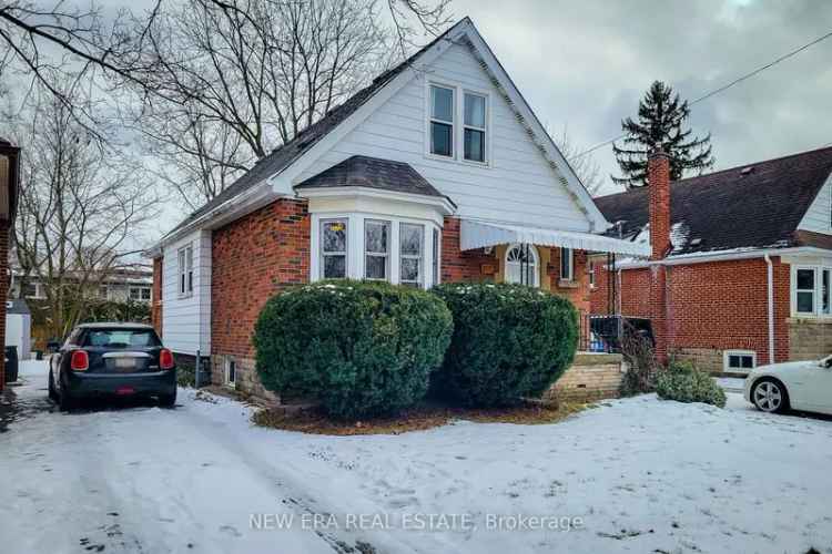 Charming 4-Bedroom Home Near McMaster University