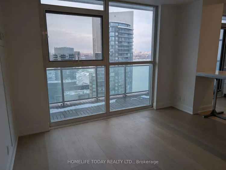 Mimico Luxury Suite: Modern Kitchen, Lake Views, Huge Terrace